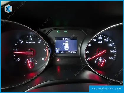 KIA CARNIVAL 11-SEATER DELUXE