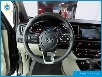 KIA CARNIVAL 11-SEATER DELUXE