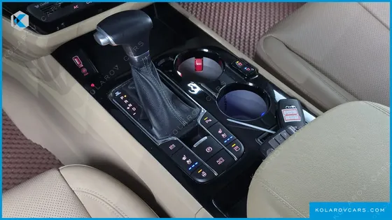 KIA CARNIVAL 7-SEATER HI-LIMOUSINE