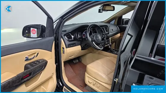 KIA CARNIVAL 7-SEATER HI-LIMOUSINE