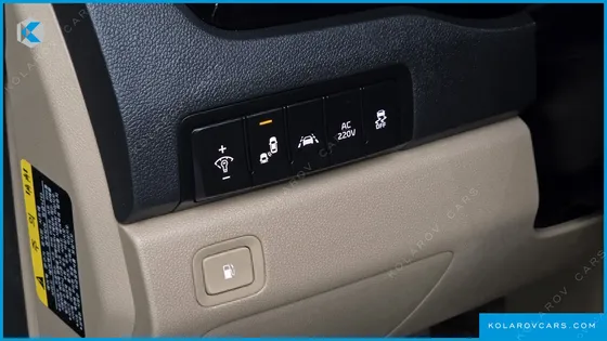 KIA CARNIVAL 7-SEATER HI-LIMOUSINE