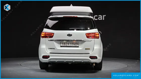 KIA CARNIVAL 7-SEATER HI-LIMOUSINE