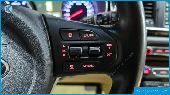 KIA CARNIVAL 7-SEATER HI-LIMOUSINE