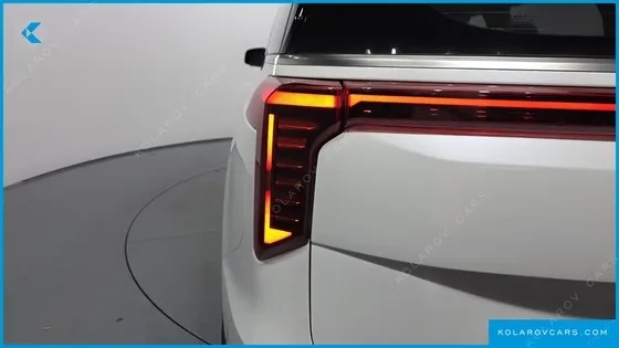 KIA CARNIVAL DIESEL 9-SEATER NOBLESSE