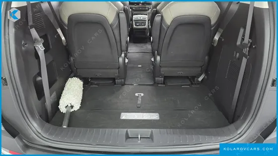 KIA CARNIVAL HEV 9SEATER SIGNATURE
