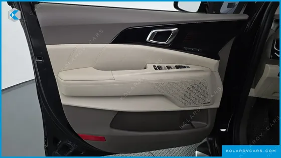 KIA CARNIVAL HEV 9-SEATER HI-LIMOUSINE