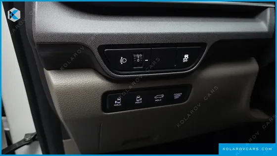 KIA CARNIVAL HEV 9SEATER NOBLESS