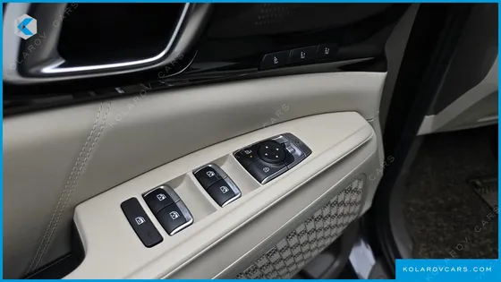 KIA CARNIVAL HEV 9SEATER SIGNATURE