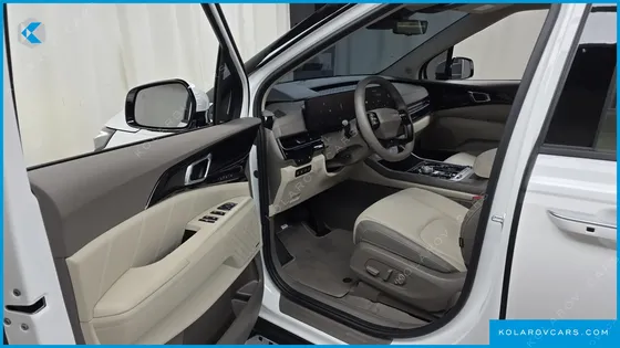 KIA CARNIVAL GASOLINE 9-SEATER HI LIMOUSINE