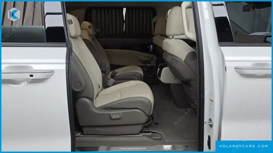 KIA CARNIVAL GASOLINE 9-SEATER HI LIMOUSINE