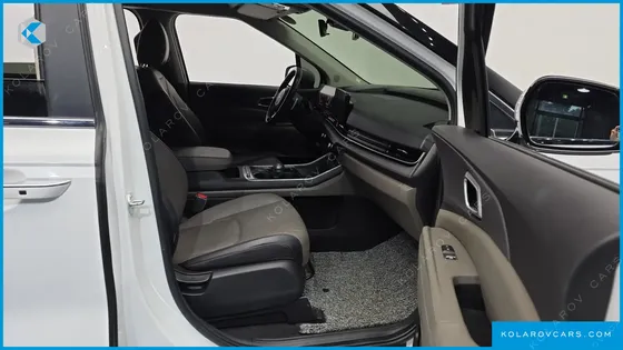 KIA CARNIVAL DIESEL 9-SEATER PRESTIGE
