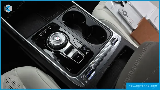 KIA CARNIVAL HEV 9-SEATER HI-LIMOUSINE (SPECIAL VEHICLE)