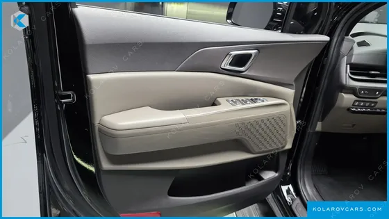 KIA CARNIVAL HEV 9-SEATER HI-LIMOUSINE (SPECIAL VEHICLE)