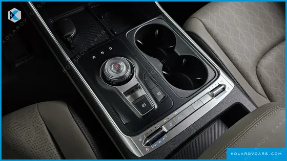 KIA CARNIVAL GASOLINE 9-SEATER PRESTIGE