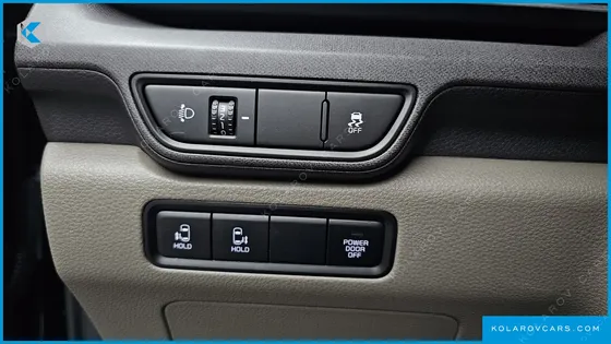 KIA CARNIVAL GASOLINE 9-SEATER PRESTIGE