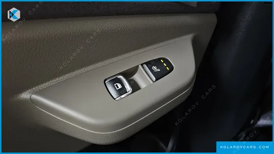 KIA CARNIVAL GASOLINE 9-SEATER PRESTIGE