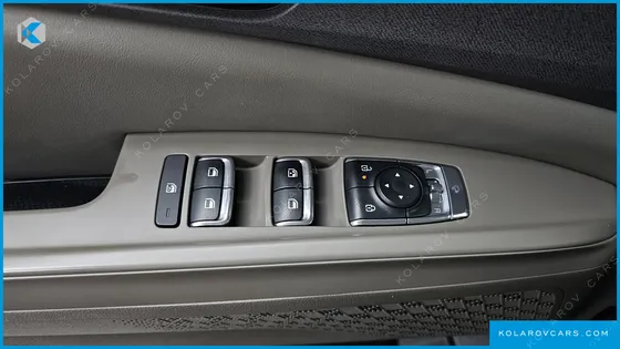KIA CARNIVAL GASOLINE 9-SEATER PRESTIGE