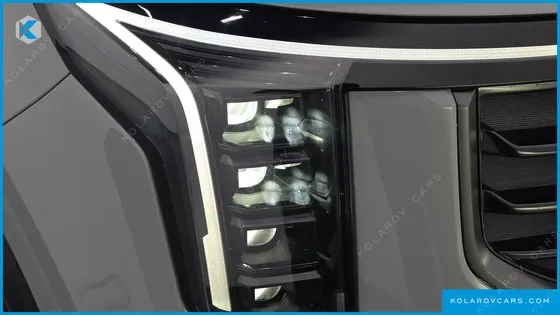 KIA CARNIVAL GASOLINE 7-SEATER GRAVITY