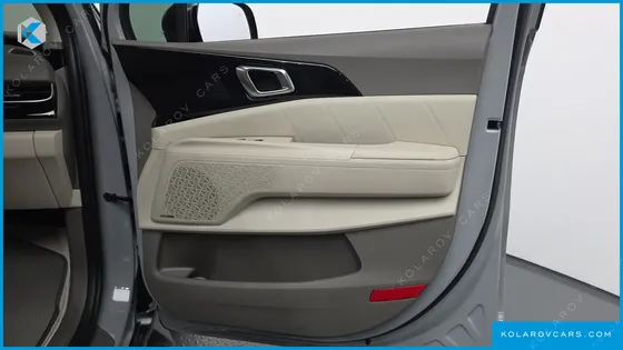 KIA CARNIVAL GASOLINE 7-SEATER GRAVITY