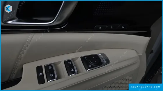 KIA CARNIVAL GASOLINE 7-SEATER GRAVITY