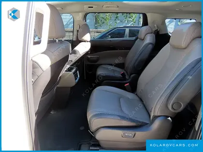 KIA CARNIVAL HEV 9SEATER SIGNATURE