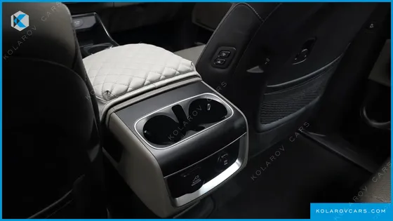KIA CARNIVAL GASOLINE 9 SEATER X LINE