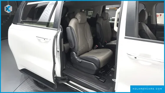 KIA CARNIVAL DIESEL 9-SEATER PRESTIGE