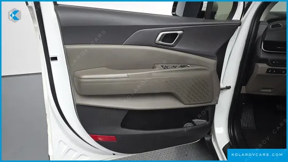 KIA CARNIVAL DIESEL 9-SEATER PRESTIGE