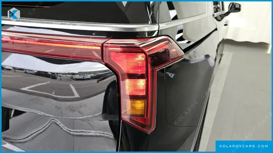 KIA CARNIVAL DIESEL 9-SEATER NOBLESSE