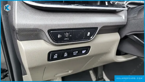 KIA CARNIVAL DIESEL 9-SEATER NOBLESSE