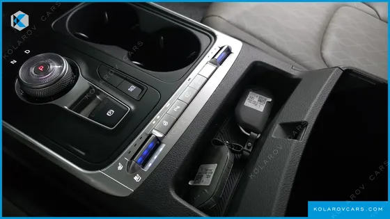 KIA CARNIVAL DIESEL 9-SEATER PRESTIGE