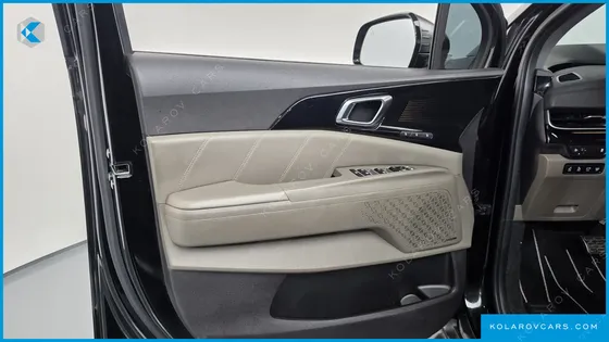 KIA CARNIVAL DIESEL 7-SEATER GRAVITY
