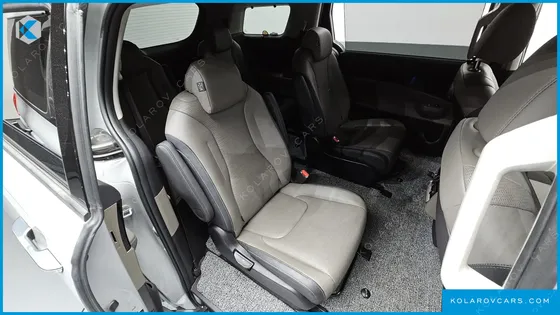KIA CARNIVAL DIESEL 9-SEATER GRAVITY