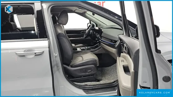 KIA CARNIVAL DIESEL 9-SEATER GRAVITY