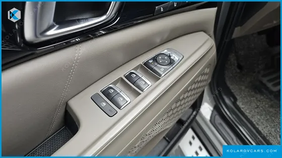 KIA CARNIVAL DIESEL 9-SEATER GRAVITY