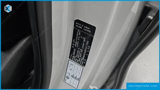 KIA CARNIVAL DIESEL 9-SEATER GRAVITY