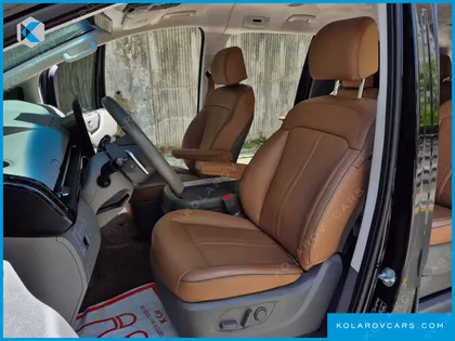 HYUNDAI STARIA 4WD LOUNGE 9-SEATER