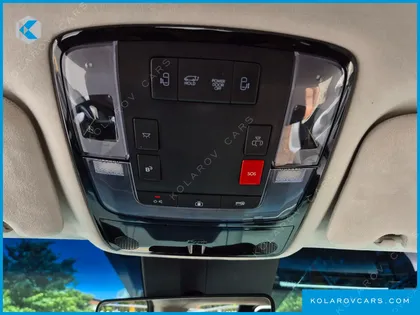 HYUNDAI STARIA 4WD LOUNGE 9-SEATER