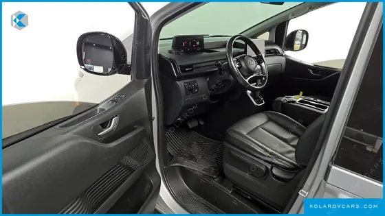HYUNDAI STARIA TOURER 9-SEATER