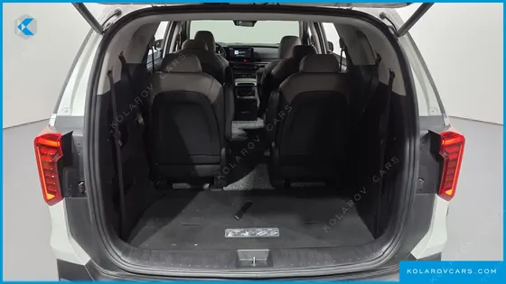 KIA CARNIVAL DIESEL 9-SEATER SIGNATURE