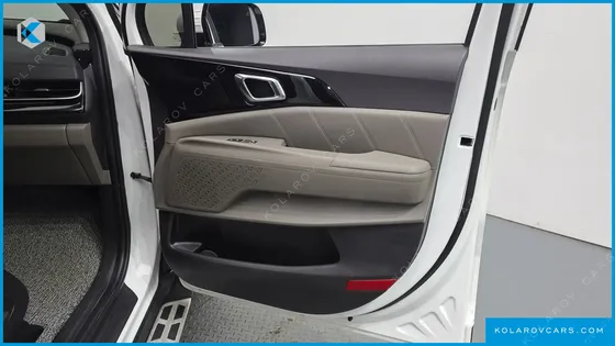 KIA CARNIVAL DIESEL 9-SEATER SIGNATURE