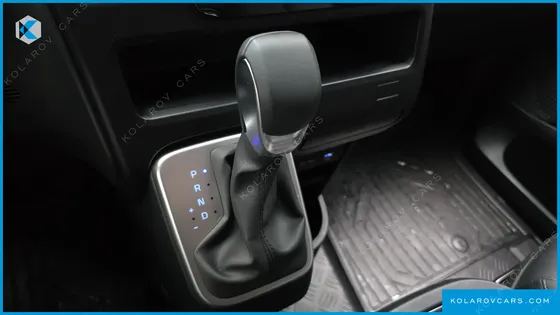 HYUNDAI STARIA HEV 1.6 CARGO 5-SEATER
