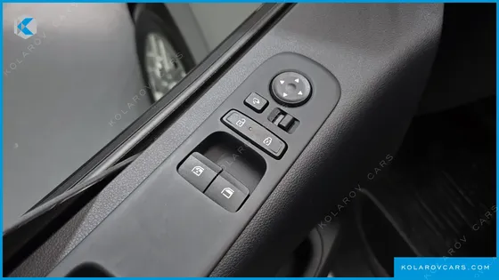 HYUNDAI STARIA HEV 1.6 CARGO 5-SEATER