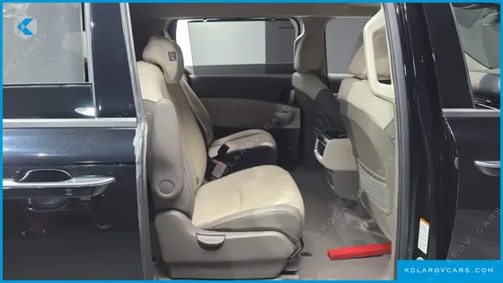 KIA CARNIVAL DIESEL 9-SEATER NOBLESSE