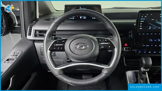 HYUNDAI STARIA L3.5 CARGO 5-SEATER