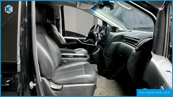 HYUNDAI STARIA CARGO 5-SEATER