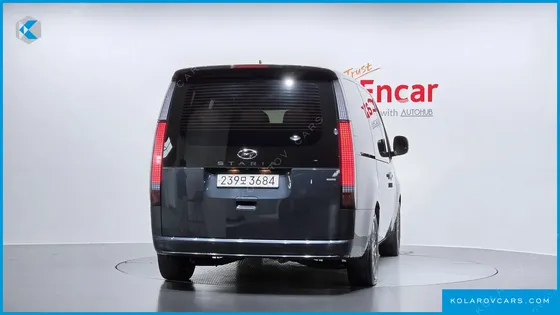 HYUNDAI STARIA 4WD LOUNGE 9-SEATER