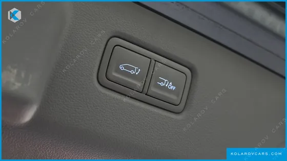 HYUNDAI STARIA 4WD LOUNGE 9-SEATER