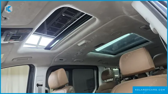 HYUNDAI STARIA 4WD LOUNGE 9-SEATER