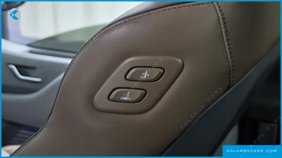HYUNDAI STARIA 4WD LOUNGE 9-SEATER